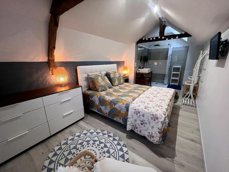 La Maison de Paulette Meuble de Tourisme 4 etoiles Neuvy-le-Roi Extérieur photo